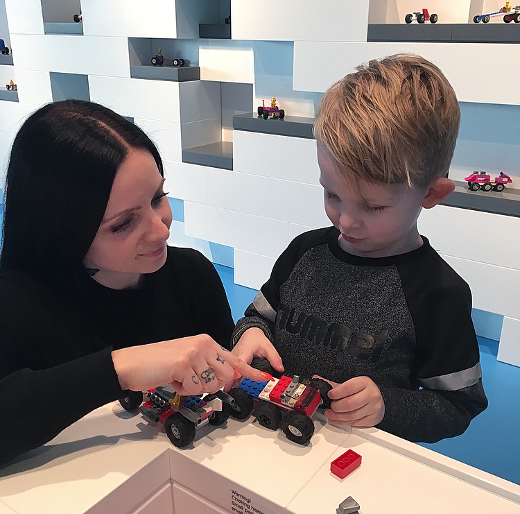 Read more about the article LegoHouse