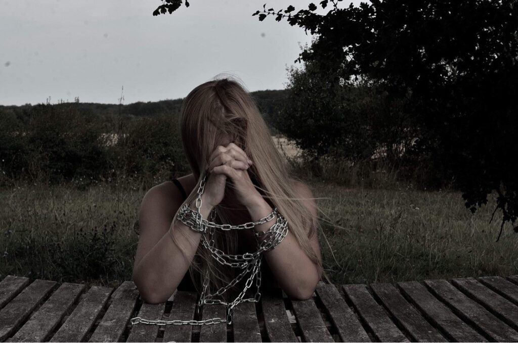 Read more about the article “De usynlige lænker”